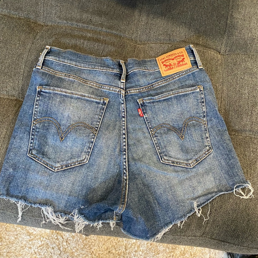 High waisted Levi Shorts